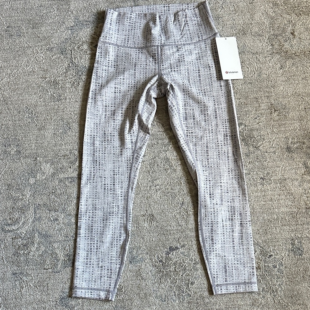 Lululemon winder under HR tight, size 8, multicolored white/gray